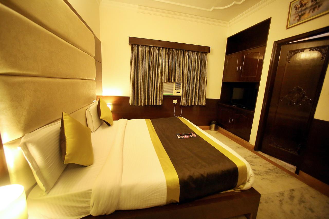 Hotel Aero Star Near Delhi Airport 新德里 外观 照片