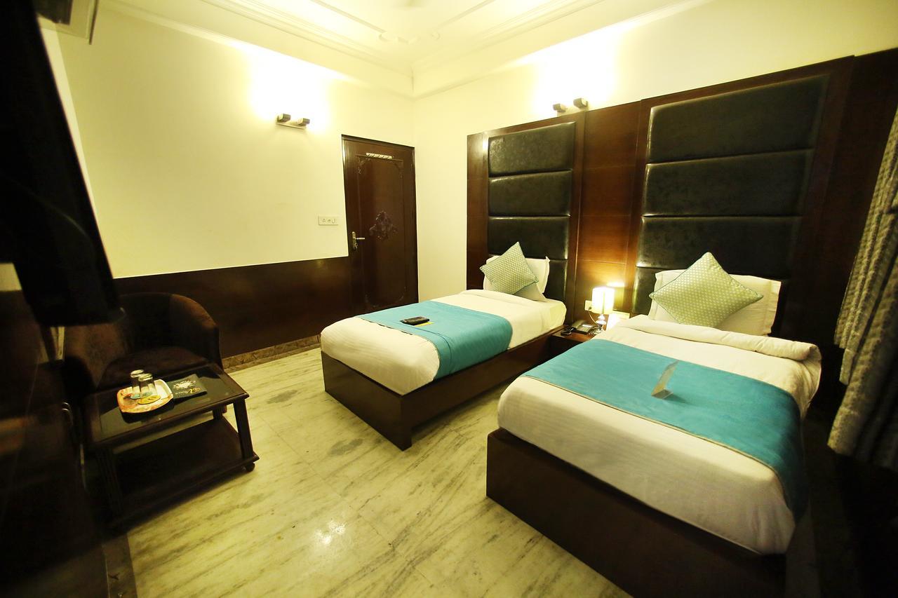 Hotel Aero Star Near Delhi Airport 新德里 外观 照片